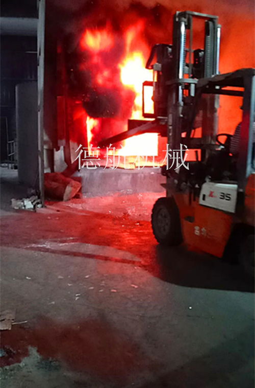 滄州進口退磁器與鋁水高溫電磁吸盤制造廠家探析 電磁吸盤技術應用與選擇